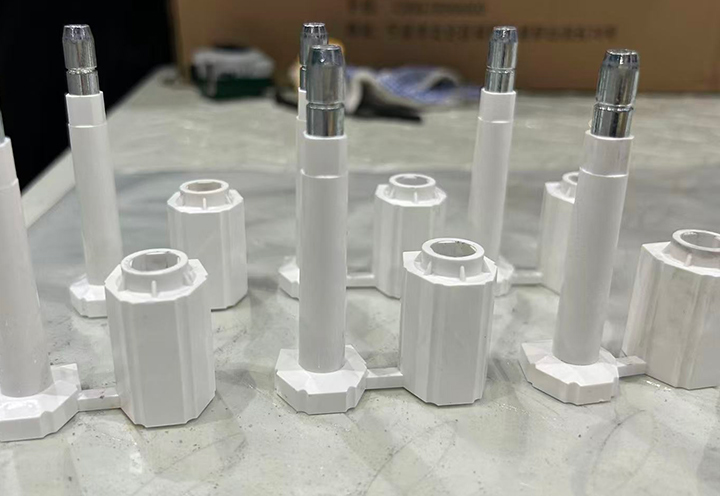 Máquina de moldeo por inyección vertical de mesa giratoria 120T que potencia la producción de sellos de alta eficiencia